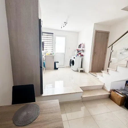2 Bedroom Townhouse Close To The Sea Apartament *