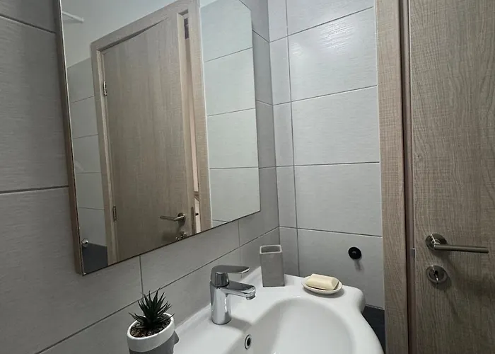 Apartmán 2 Bedroom Townhouse Close To The Sea *