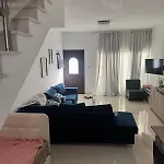 2 Bedroom Townhouse Close To The Sea Apartment