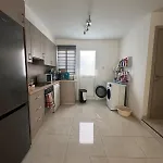 Apartment 2 Bedroom Townhouse Close To The Sea