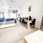 2 Bedroom Townhouse Close To The Sea