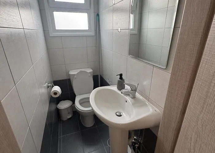 Lägenhet 2 Bedroom Townhouse Close To The Sea