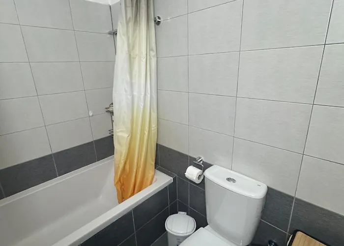 Lägenhet 2 Bedroom Townhouse Close To The Sea Paphos