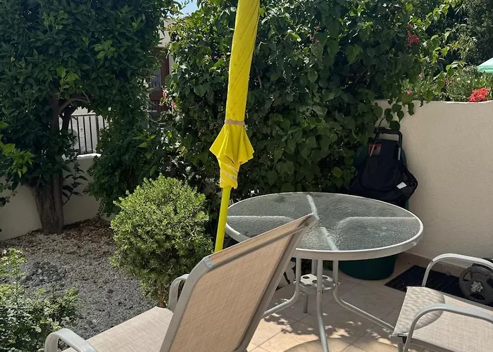 2 Bedroom Townhouse Close To The Sea Lägenhet