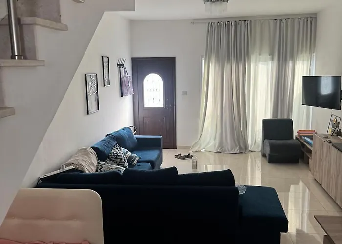 2 Bedroom Townhouse Close To The Sea Lägenhet