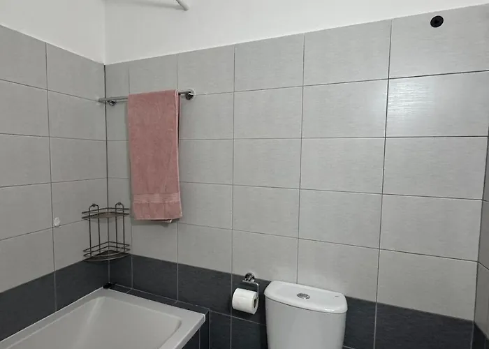 2 Bedroom Townhouse Close To The Sea